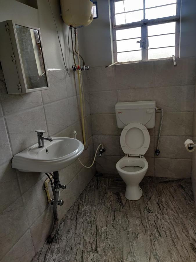 Travellers Bed And Breakfast Шиллонг Экстерьер фото
